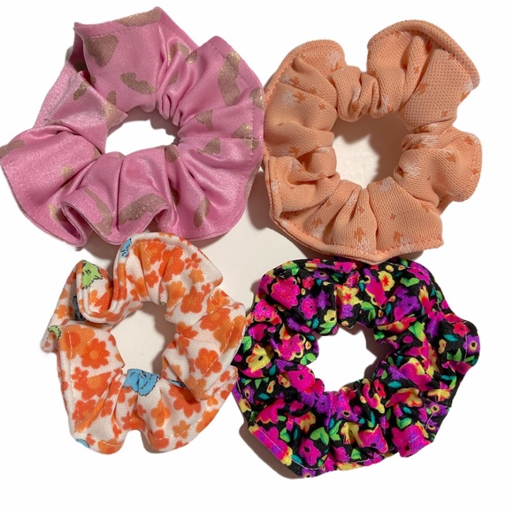 Handmade Scrunchies 4 Pieces Mixed Fabrics Mixed Color - Picture 3 of 11